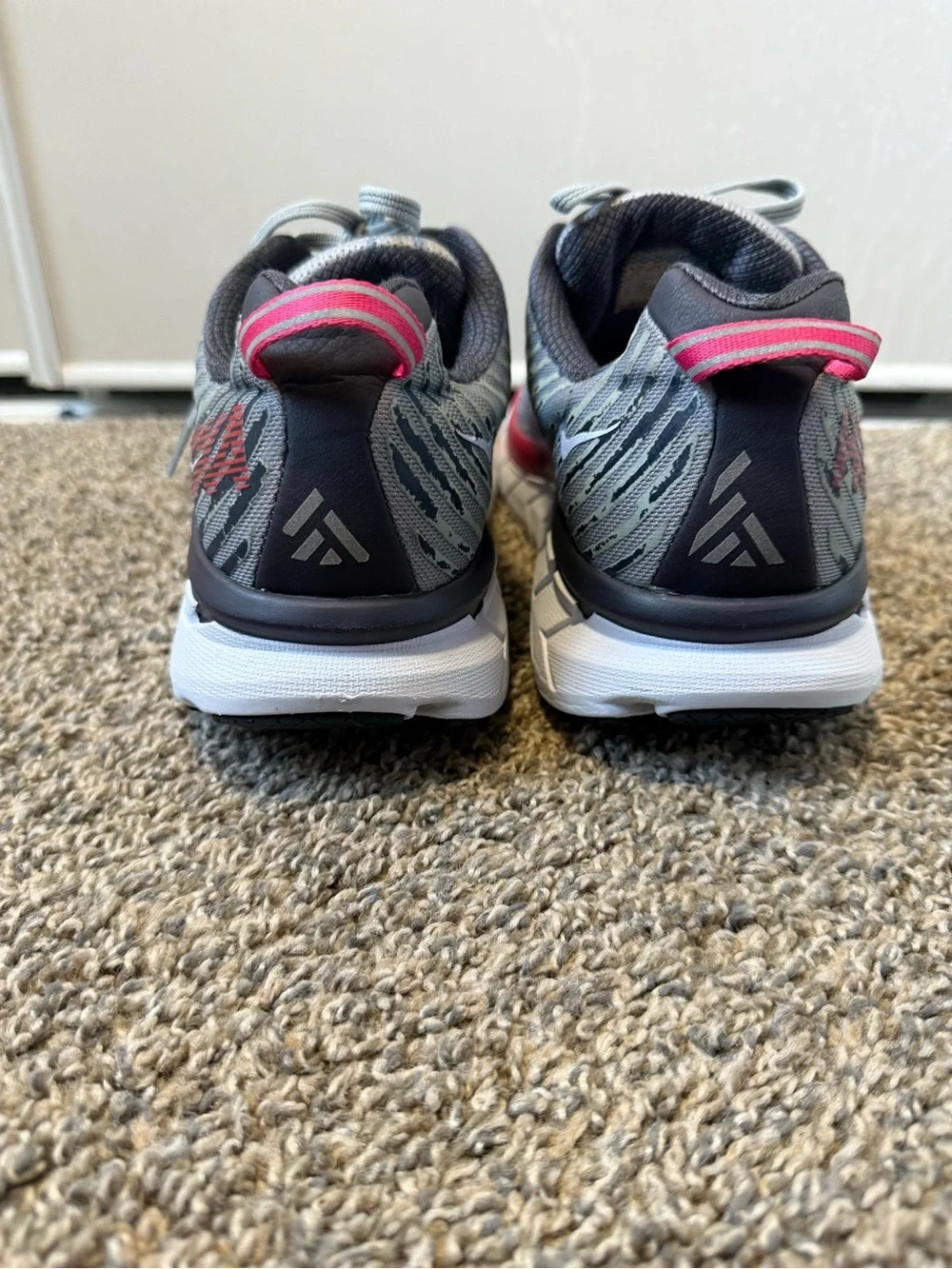 Hoka clifton 5 size 11 Grey and Red Men's Running Shoes - Picture 4 of 8